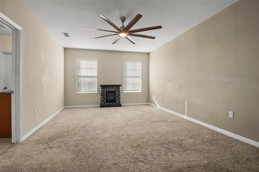 323 Harbour Way Mulberry FL 33860