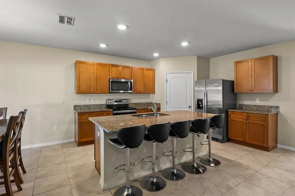 323 Harbour Way Mulberry FL 33860