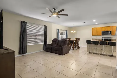 323 Harbour Way Mulberry FL 33860