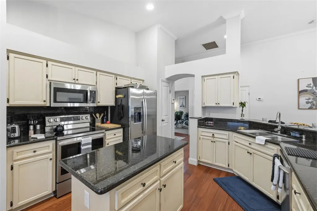 12329 Glenfield Avenue Tampa FL 33626