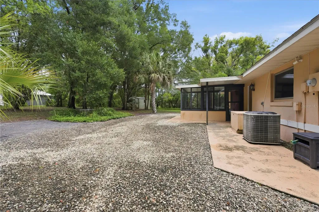 1610 Strathcona Avenue Deland FL 32720