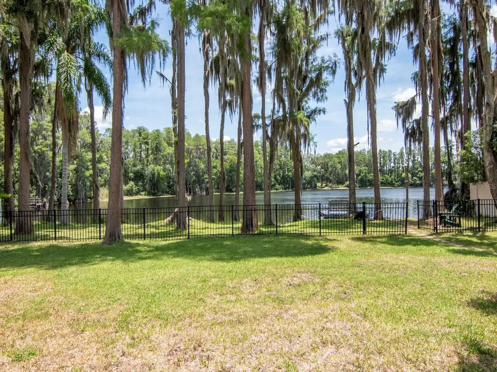 219 Willow Bend Parkway Lutz FL 33549