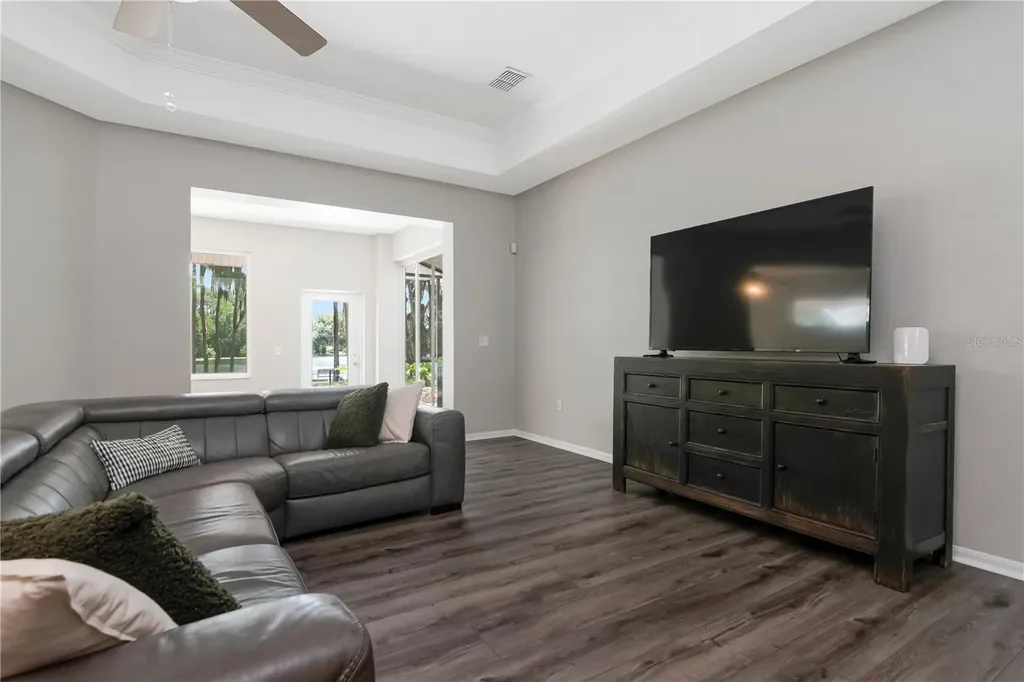 219 Willow Bend Parkway Lutz FL 33549