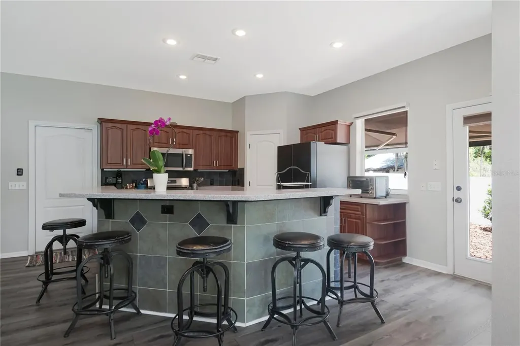 219 Willow Bend Parkway Lutz FL 33549