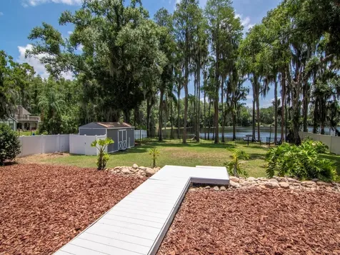 219 Willow Bend Parkway Lutz FL 33549
