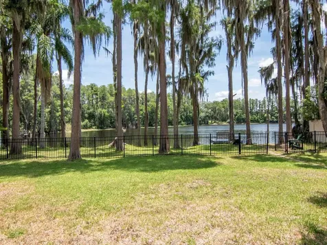 219 Willow Bend Parkway Lutz FL 33549