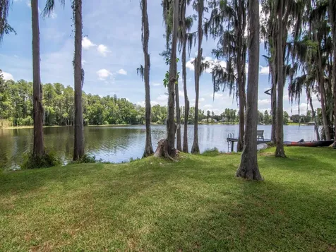 219 Willow Bend Parkway Lutz FL 33549