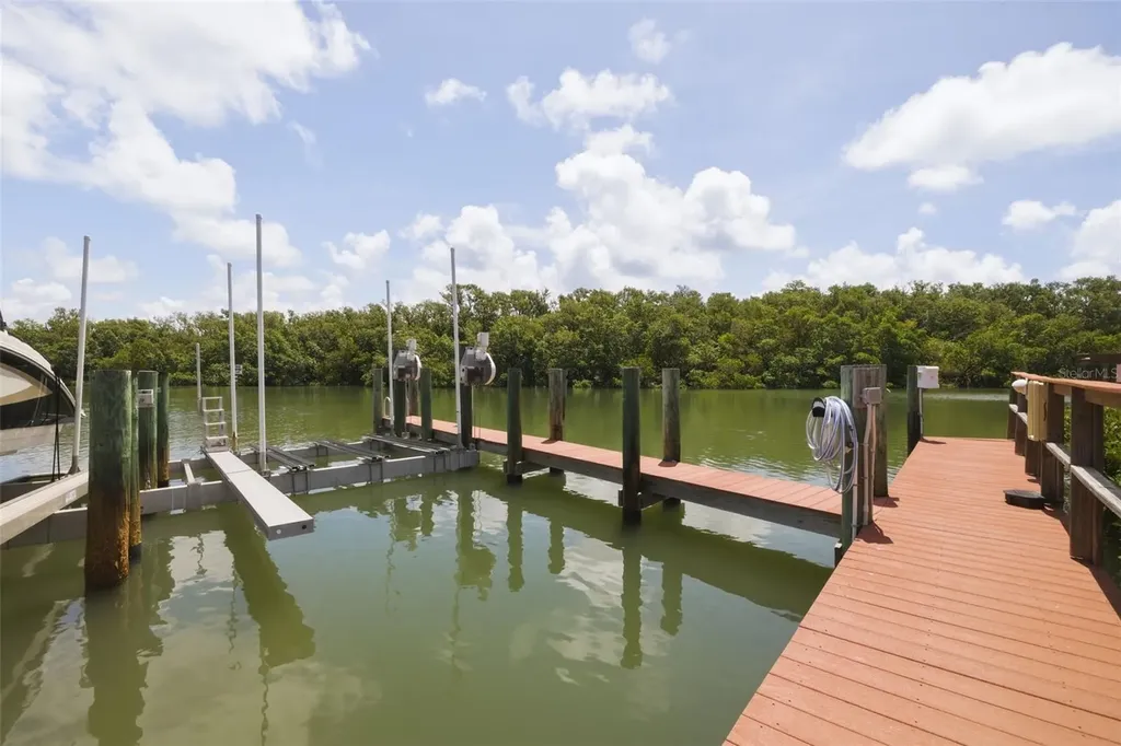 1645 Pinellas Bayway S Tierra Verde FL 33715