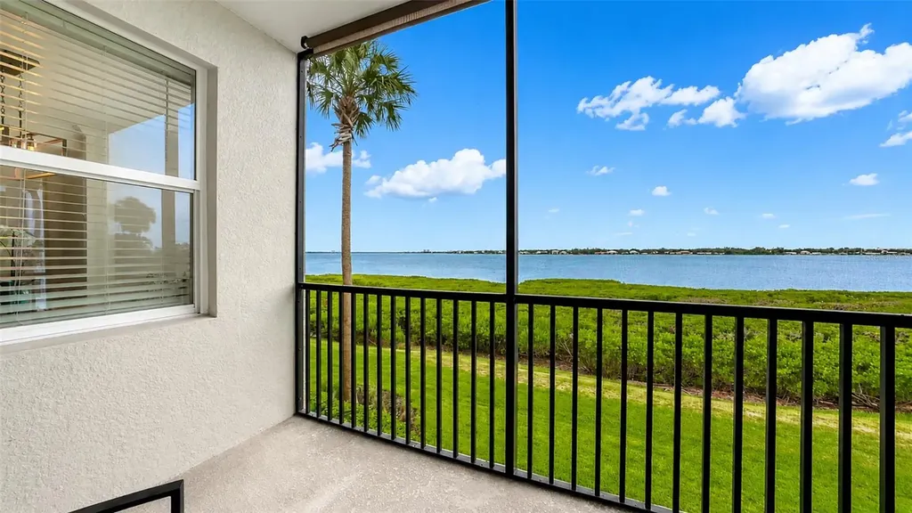 1020 Tidewater Shores Loop Bradenton FL 34208
