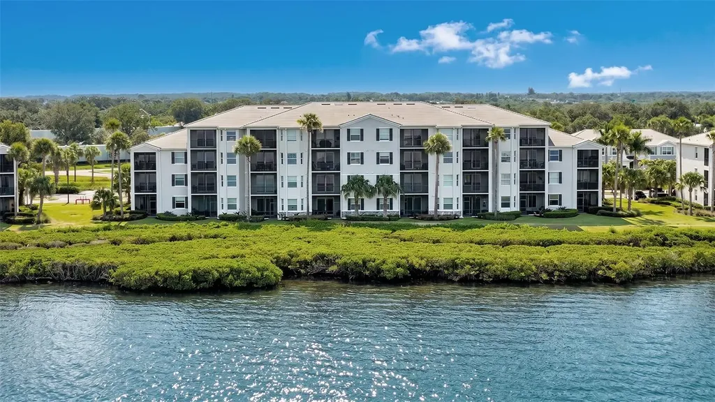 1020 Tidewater Shores Loop Bradenton FL 34208