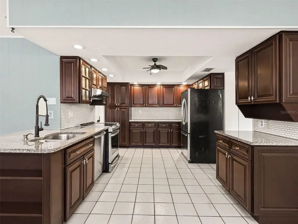 3907 23rd Avenue W Bradenton FL 34205