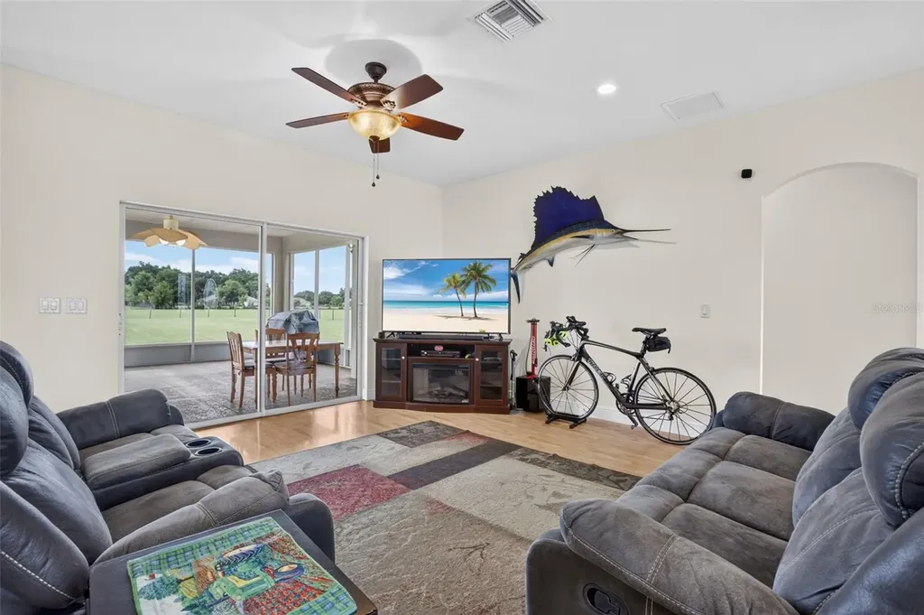 2440 Cr 546 Bushnell FL 33513