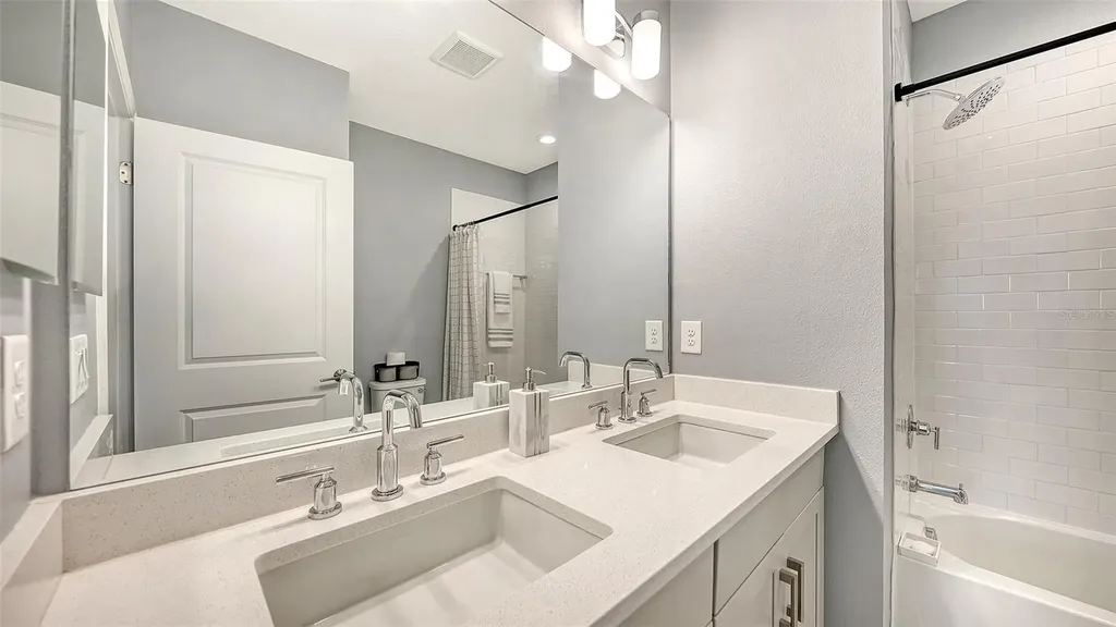 8542 Frangipani Terrace Sarasota FL 34240