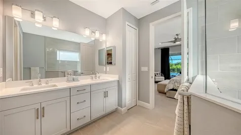 8542 Frangipani Terrace Sarasota FL 34240