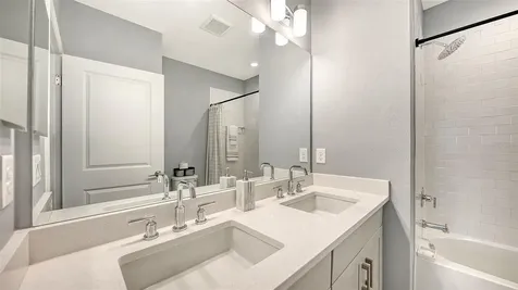 8542 Frangipani Terrace Sarasota FL 34240