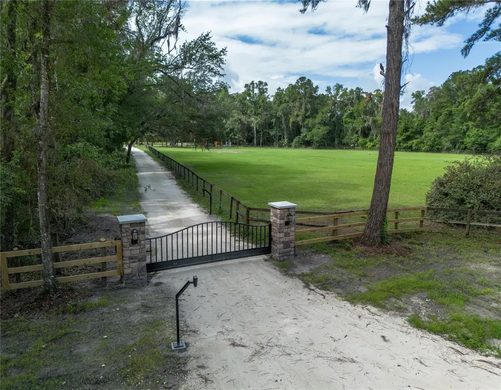 14810 NW 185 Street Williston FL 32696