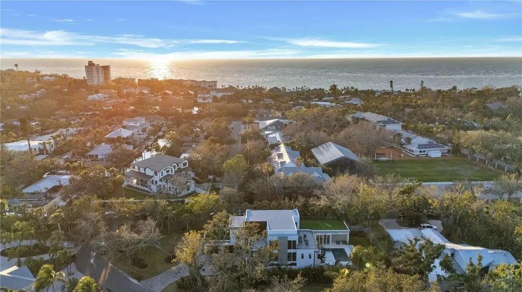 603 Tremont Street Sarasota FL 34242