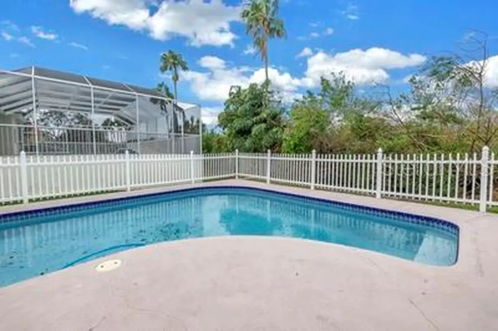7380 Pebble Beach Lane Seminole FL 33777