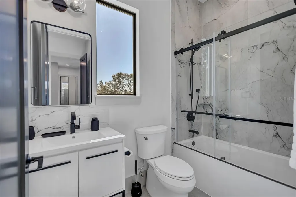 275 Lime Circle Sarasota FL 34237