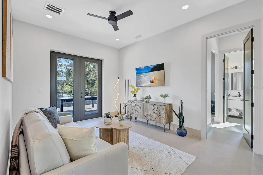 275 Lime Circle Sarasota FL 34237
