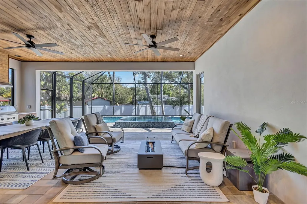 275 Lime Circle Sarasota FL 34237