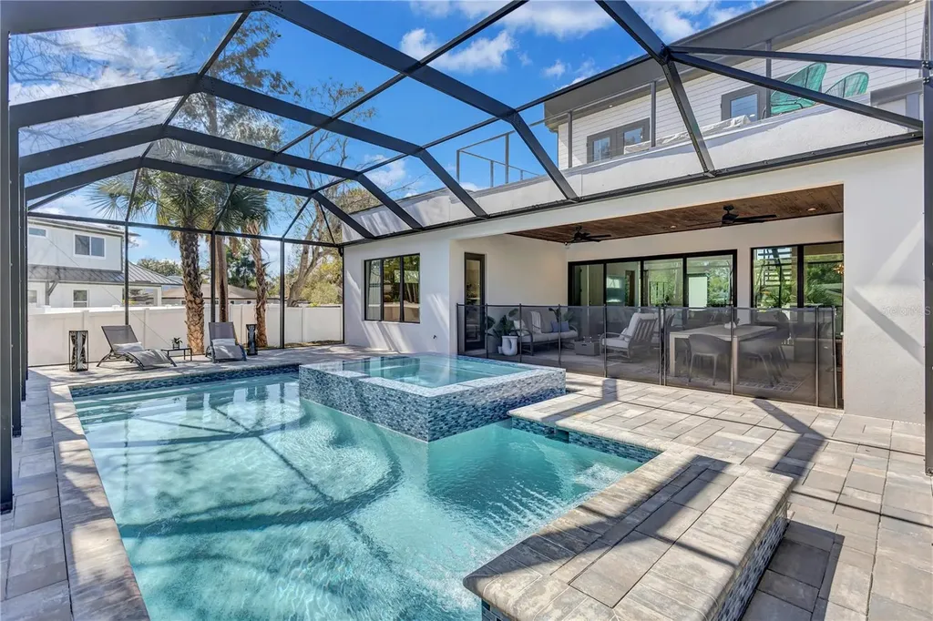 275 Lime Circle Sarasota FL 34237