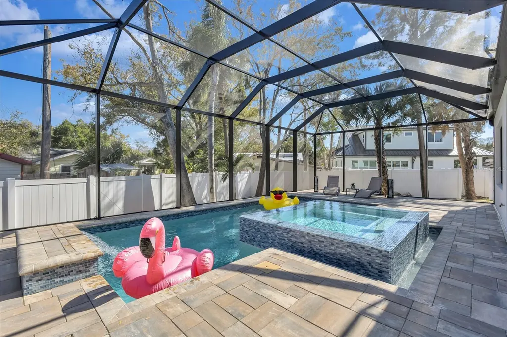275 Lime Circle Sarasota FL 34237