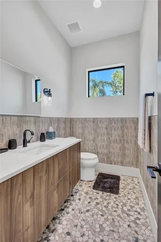275 Lime Circle Sarasota FL 34237