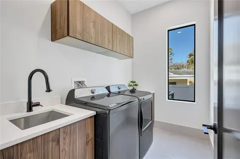 275 Lime Circle Sarasota FL 34237