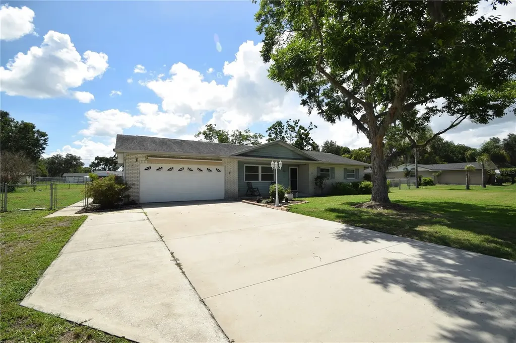 6739 Farris Drive Lakeland FL 33811