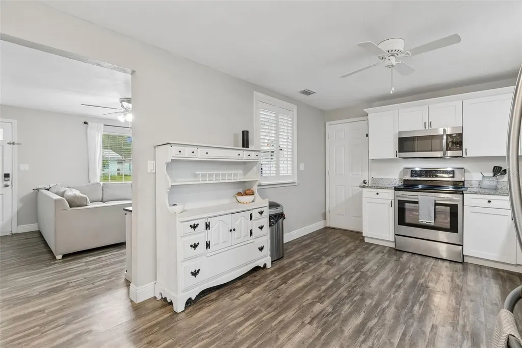 39051 12th Avenue Zephyrhills FL 33542