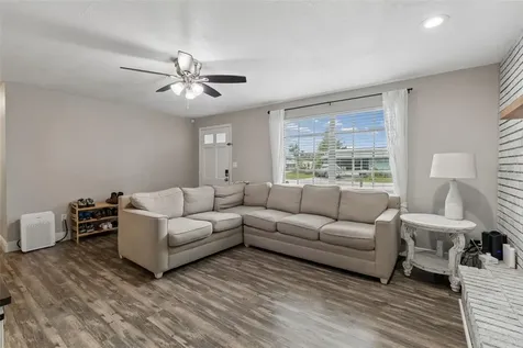 39051 12th Avenue Zephyrhills FL 33542