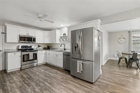 39051 12th Avenue Zephyrhills FL 33542