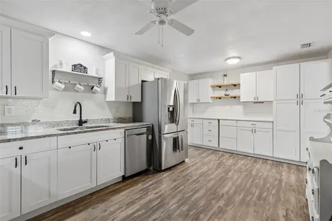 39051 12th Avenue Zephyrhills FL 33542