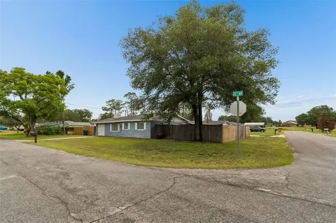 39051 12th Avenue Zephyrhills FL 33542