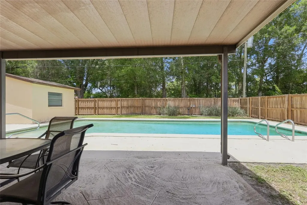 4923 17th Street Zephyrhills FL 33542