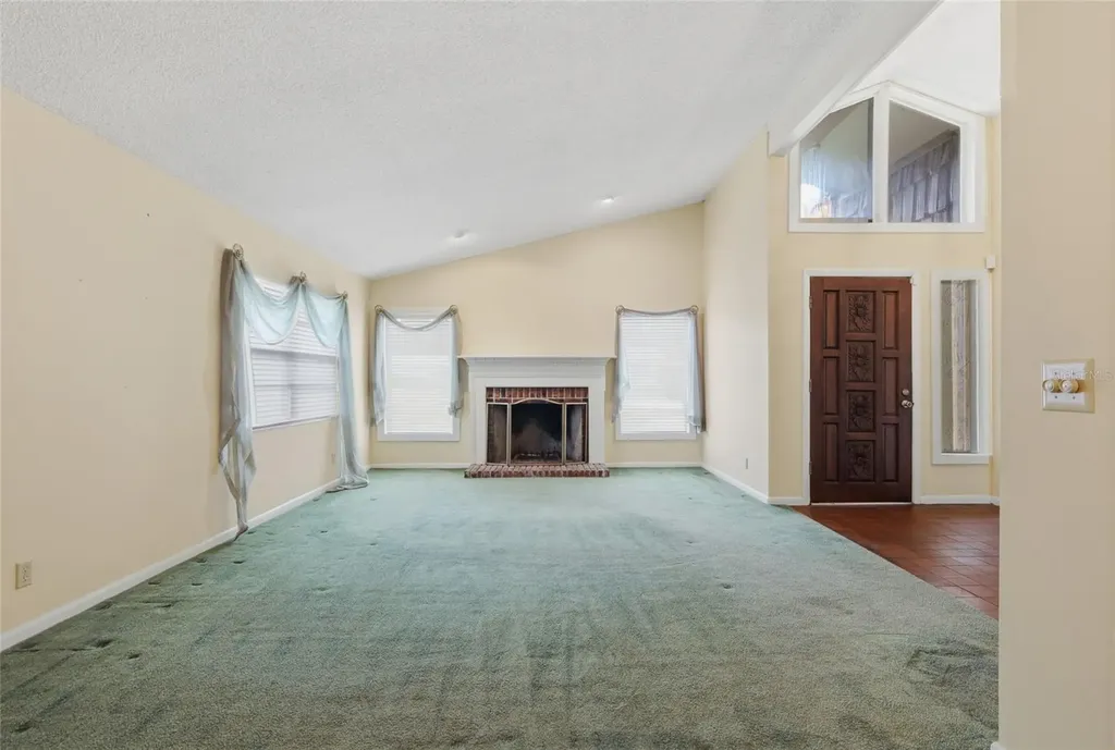 4923 17th Street Zephyrhills FL 33542