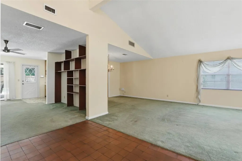 4923 17th Street Zephyrhills FL 33542