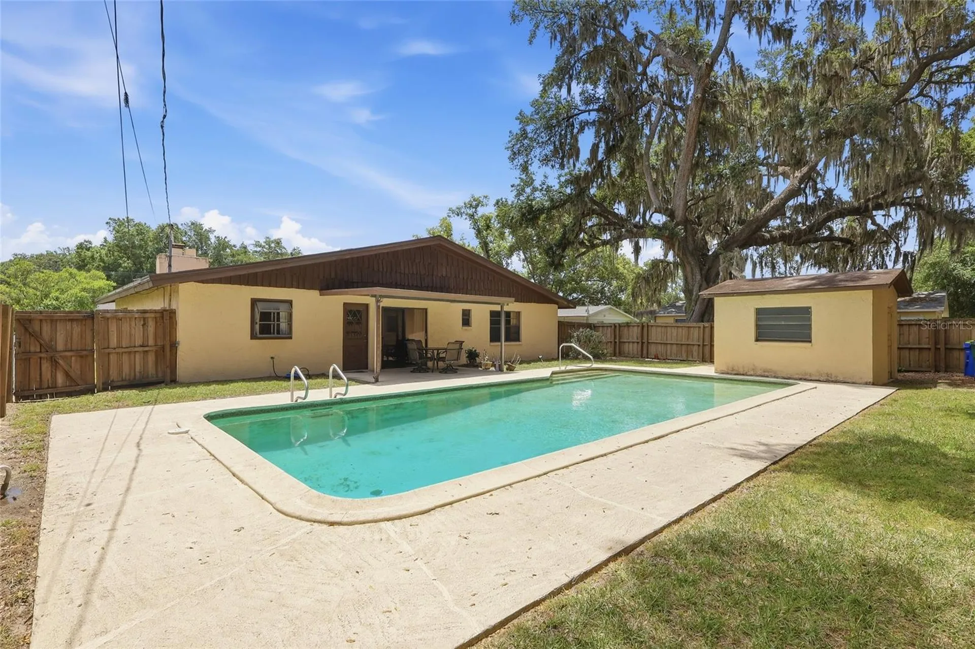 4923 17th Street Zephyrhills FL 33542