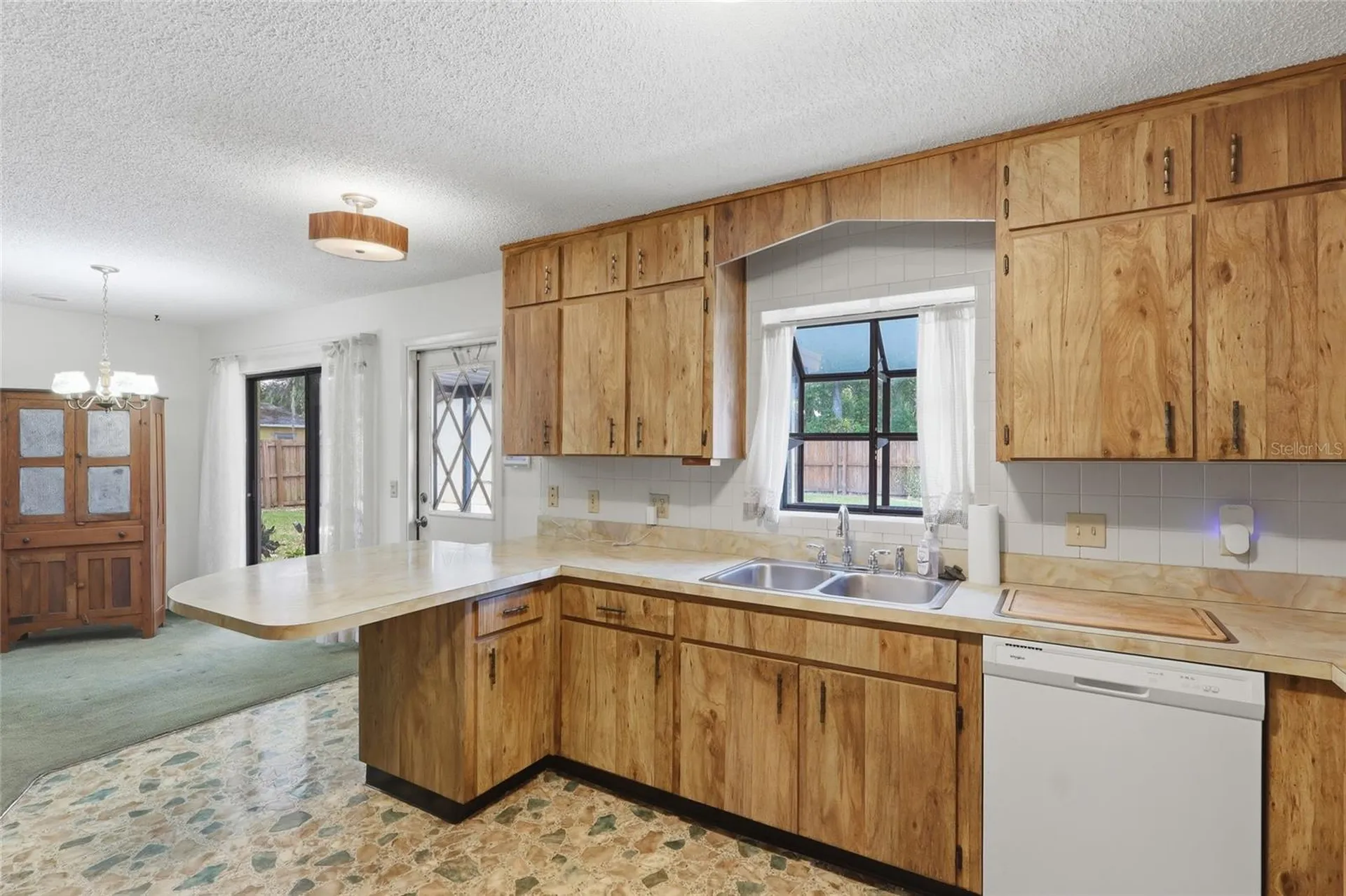 4923 17th Street Zephyrhills FL 33542