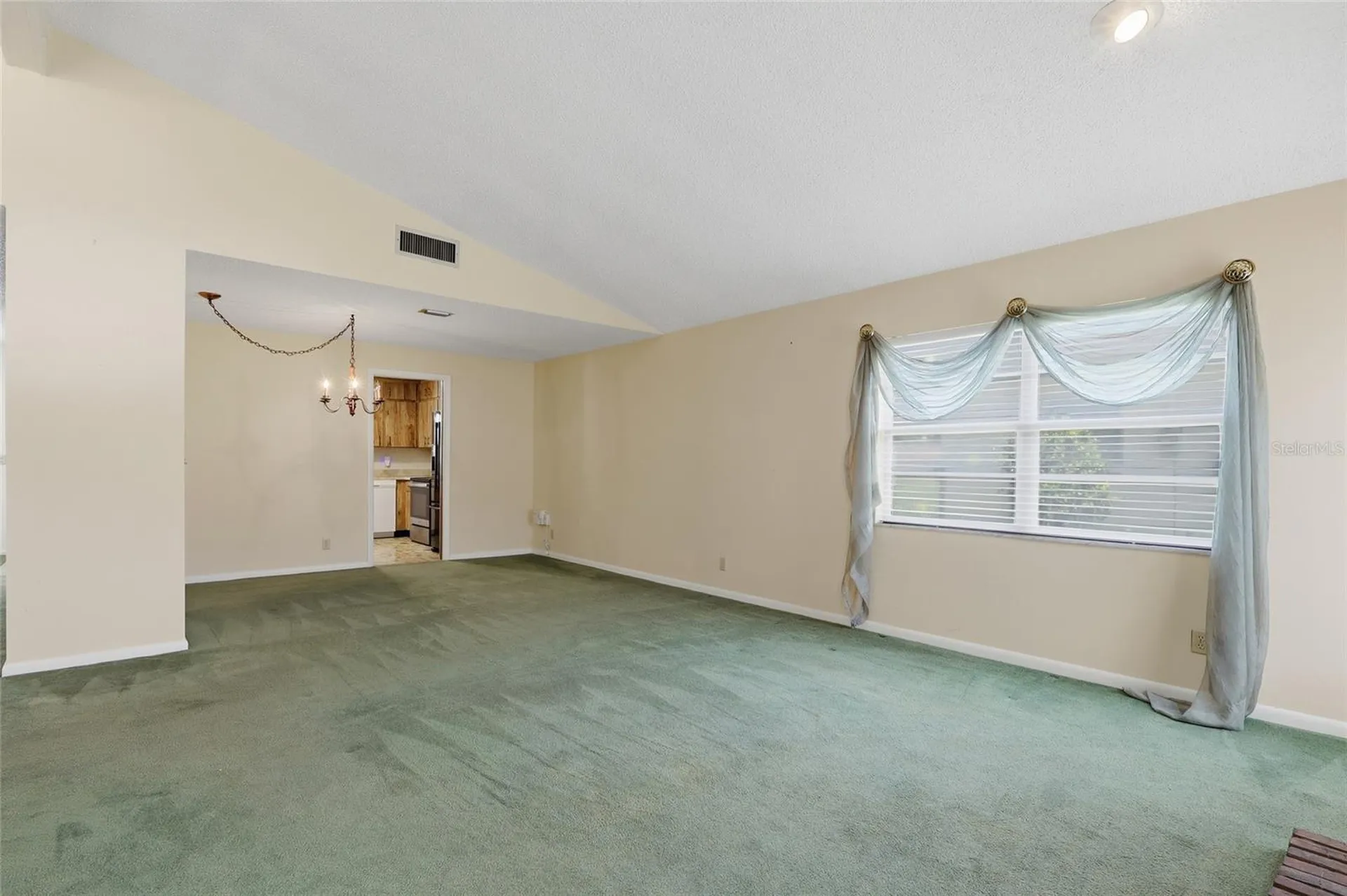 4923 17th Street Zephyrhills FL 33542