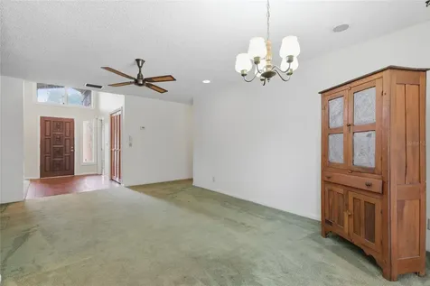 4923 17th Street Zephyrhills FL 33542