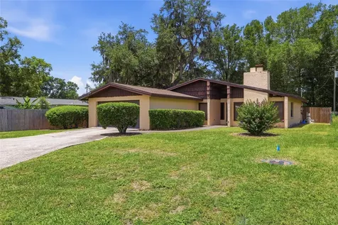 4923 17th Street Zephyrhills FL 33542