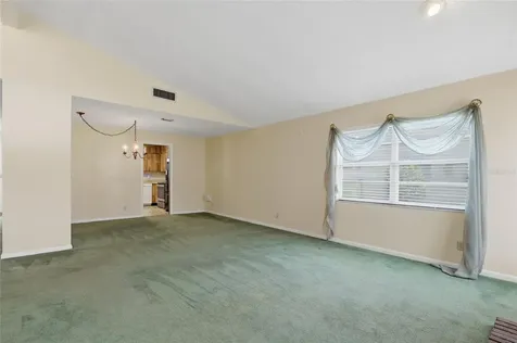 4923 17th Street Zephyrhills FL 33542