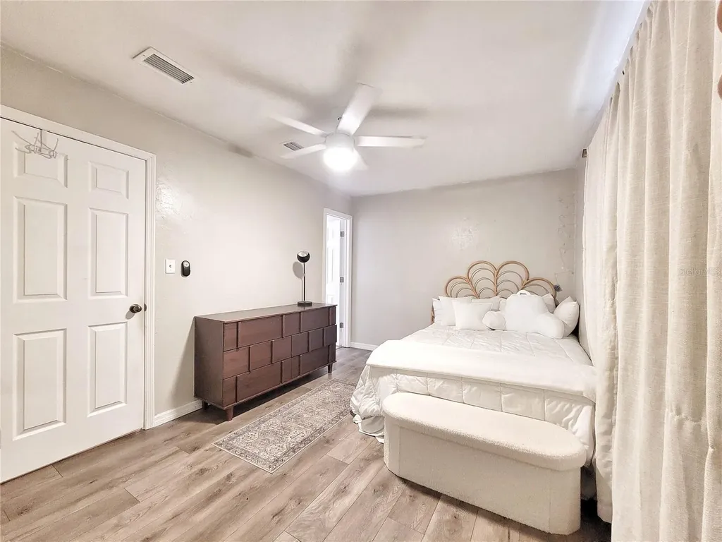 2524 NE 5th Place Gainesville FL 32641