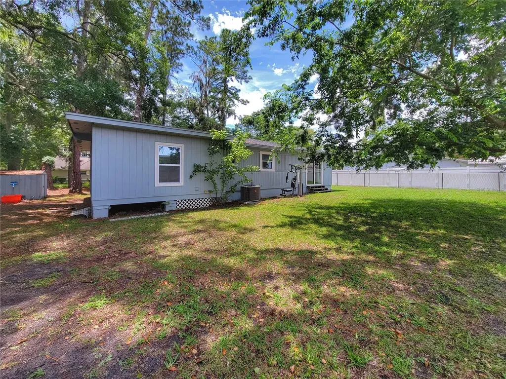 2524 NE 5th Place Gainesville FL 32641