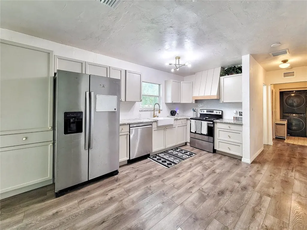 2524 NE 5th Place Gainesville FL 32641
