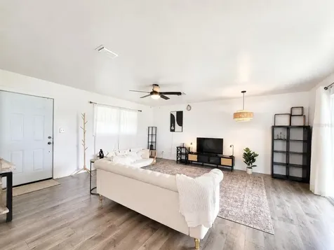 2524 NE 5th Place Gainesville FL 32641