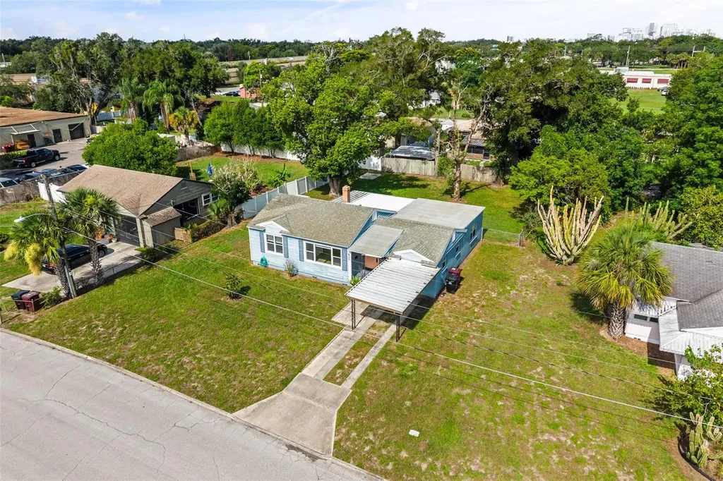 220 Maynard Avenue Orlando FL 32803