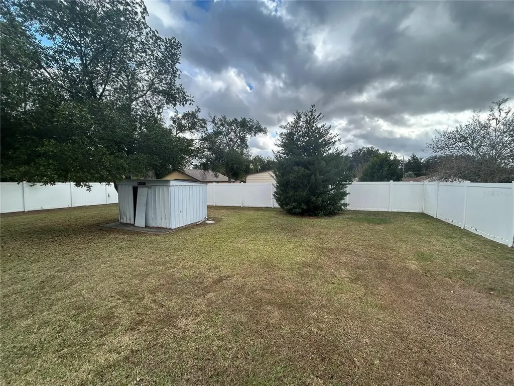 21570 SW Raintree Streets Dunnellon FL 34431